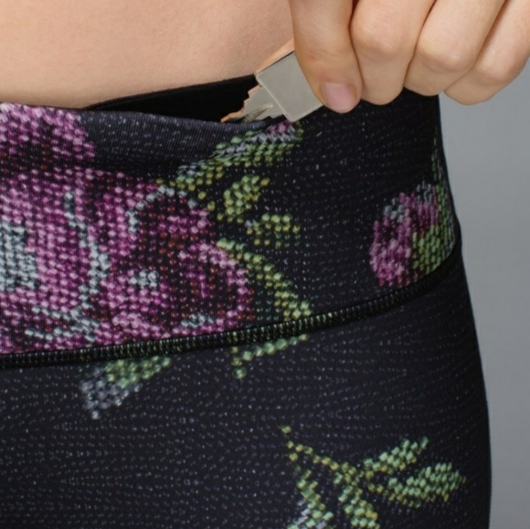 Lululemon Wunder Under  Size 6 Garden Party Floral Black Yoga  Pants - Picture 3 of 11